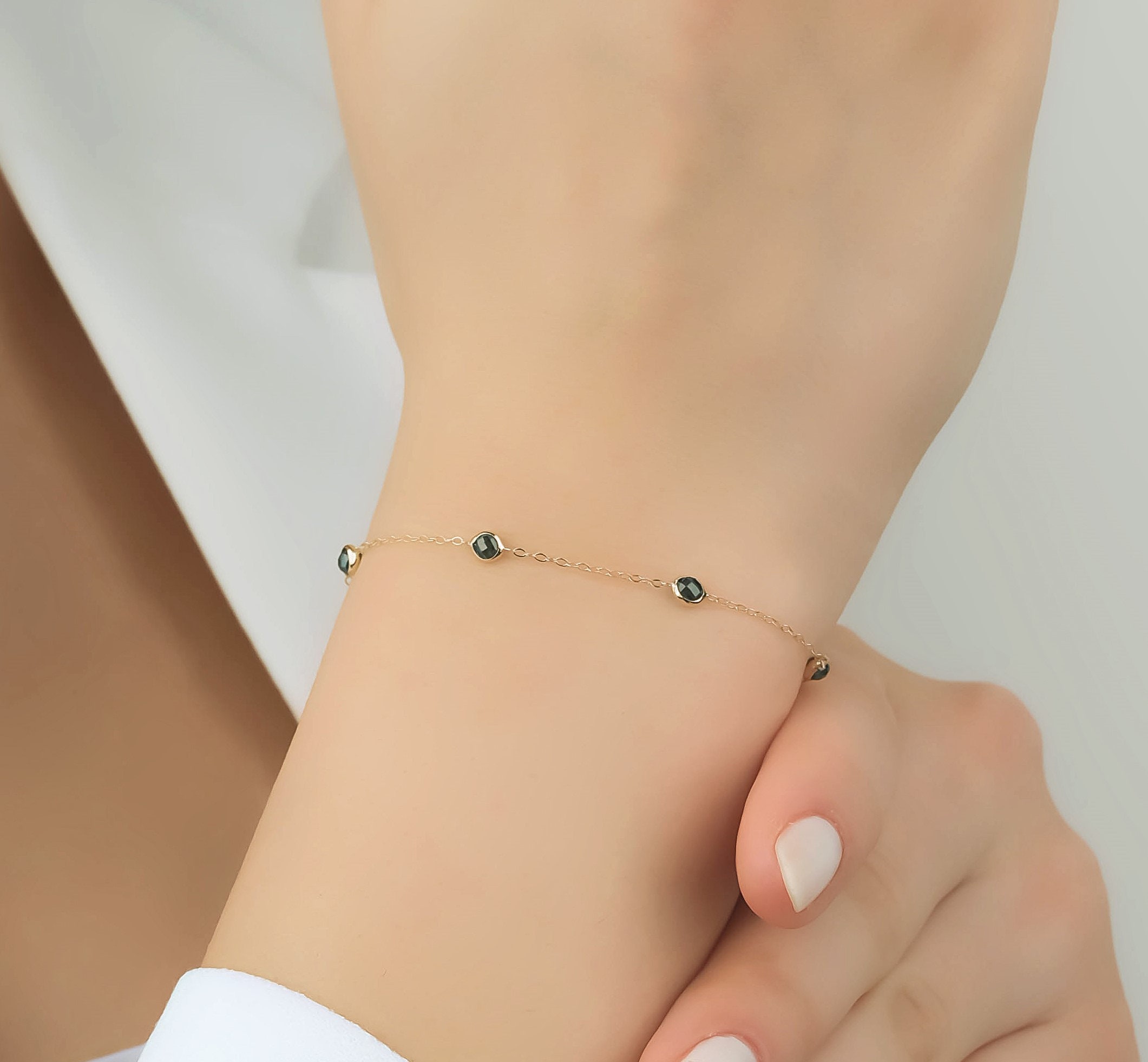 Dainty emerald bracelet online