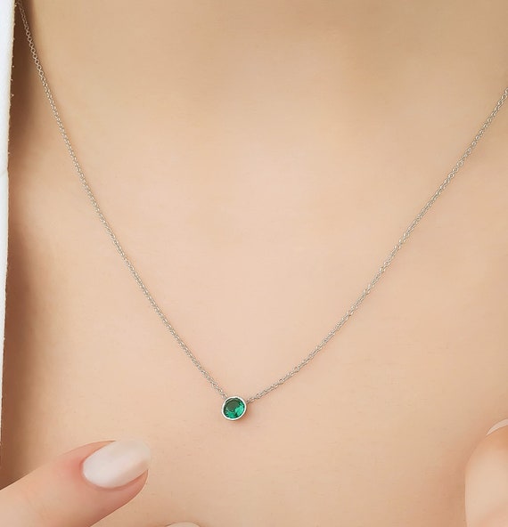 Solitaire emerald necklace deals