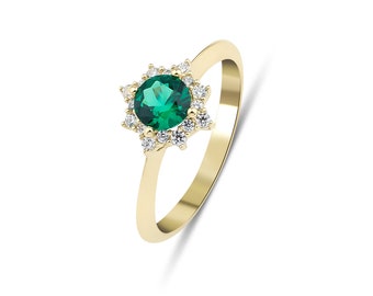 14K Yellow Gold Emerald Ring, Diamond Cz Wedding Ring, Engagement Rings,Green Emerald,Womens Wedding Band, Oval Emerald Ring, May Birthstone