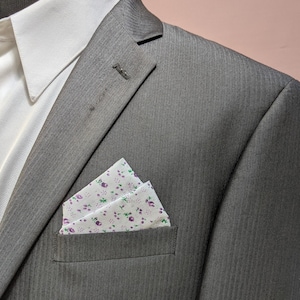 Pre-folded pocket square / White with Purple Flower Print Pocket Square