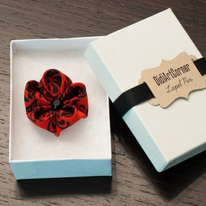 Men&#39;s Lapel Flower -Red and Black Kanzashi Geranium Flower Lapel Pin