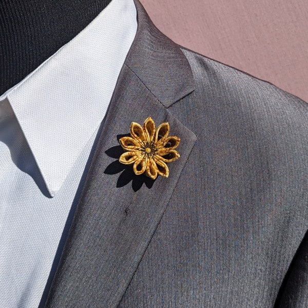 Golden Brown Clematis Flower Lapel Pin