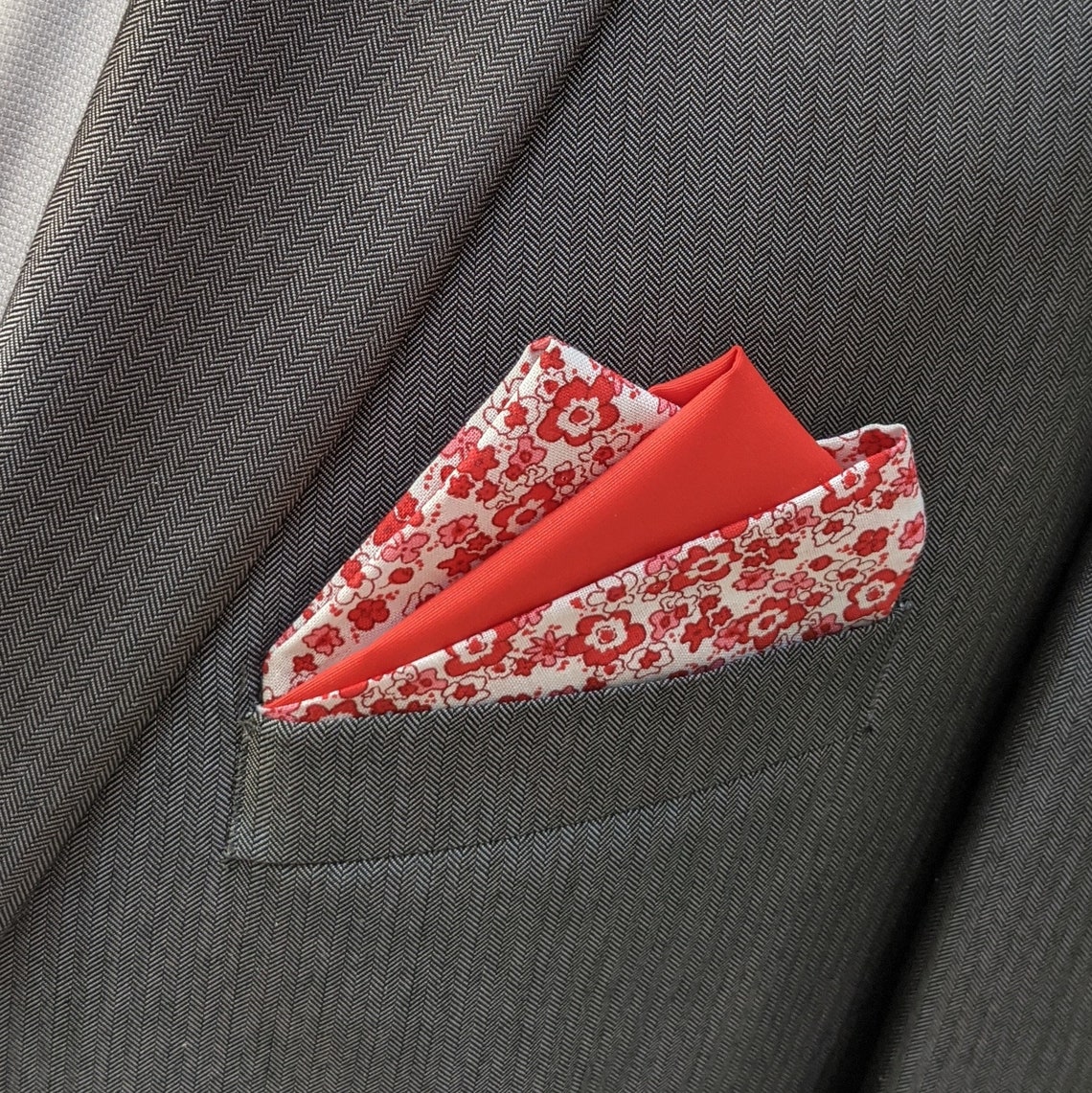 Pocket Square Folded / Flower Pocket Square / Pick color Etsy.de