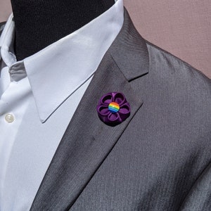 Kanzashi Geranium Flower Lapel Pin with Rainbow Button