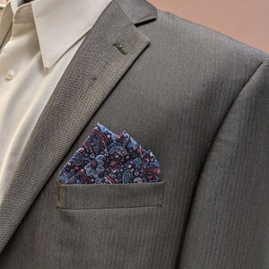 Pañuelo de bolsillo plegado / Pañuelo de bolsillo / Estampado de flores Pañuelo de bolsillo predoblado / Tarjetas de inserción de pañuelo de bolsillo de tres selecciones