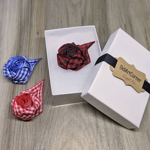 0.75" Check pattern Rose Lapel Pin / Rose Boutonniere / lapel pin flower / Men's Lapel Pin