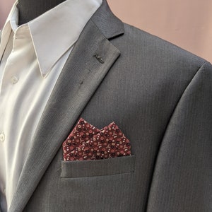 Lenço de Bolso Dobrado / Lenço de Bolso / Lenço de Bolso Borgonha / Cartões de Inserção de Quadrado de Bolso