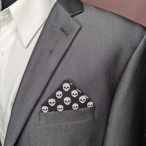 Pre-Folded Pocket Square: White Skulls on Black Cotton - Halloween Style