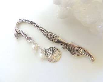 Mermaid Bookmark with Sand Dollar Charm and Freshwater Pearls, Sand Dollar Bookmark, Little Mermaid, Metal Bookmark, Charm Bookmark. B182