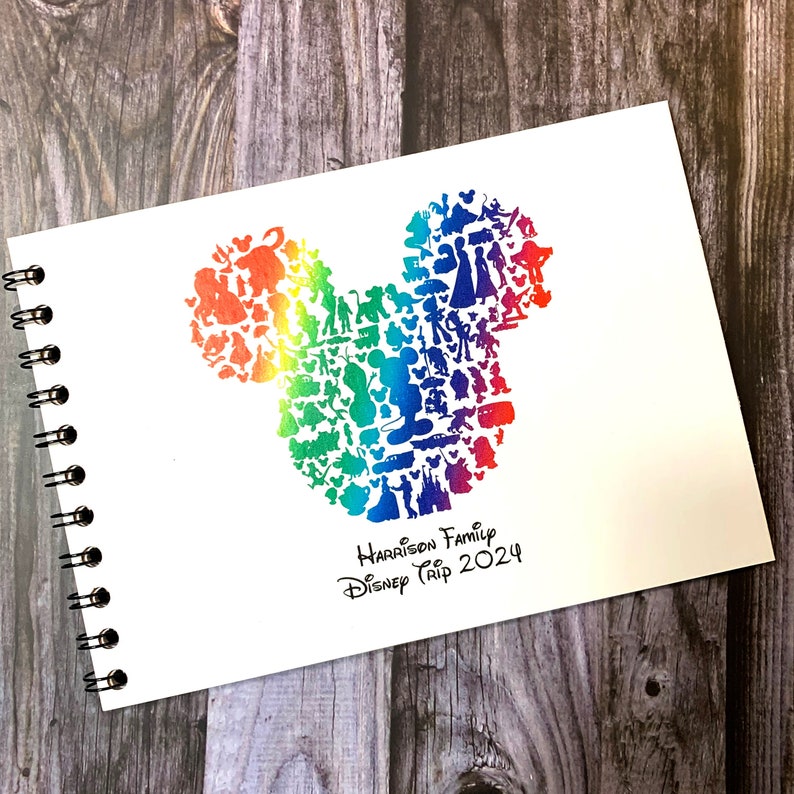 Gepersonaliseerde Rainbow Disney Character Handtekeningenboek, Disney Land, World, Cruise, A5 afbeelding 1