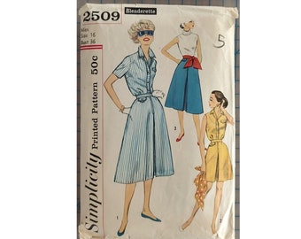 ORIGINAL Simplicity Sewing Pattern #2509 - 1958 Ladies Culotte and Blouse in Two Lengths - Size 16 (Bust 36) - Partially Cut - Vintage