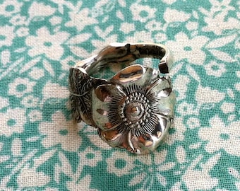 Vintage Reed and Barton Sterling Silver Pansy Spoon Ring