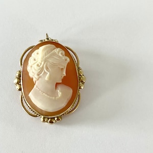 14K Gold Cameo Brooch Pendant Admark Yellow Gold Excellent Condition 1950s