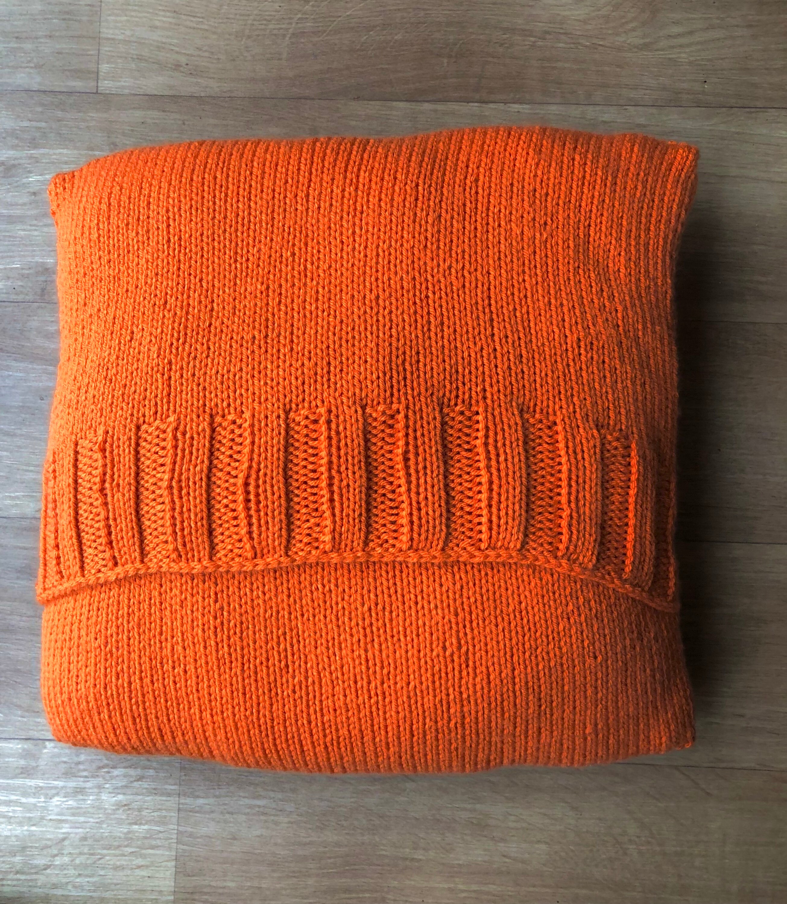 Bee Cushion Cover, Knitting Pattern - Etsy