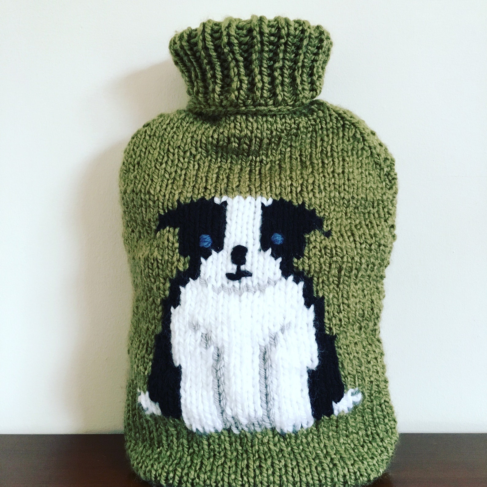 Border Collie Puppy, Hot Water Bottle Cover, Knitting Pattern, for a 2 Litre Hot Water Bottle