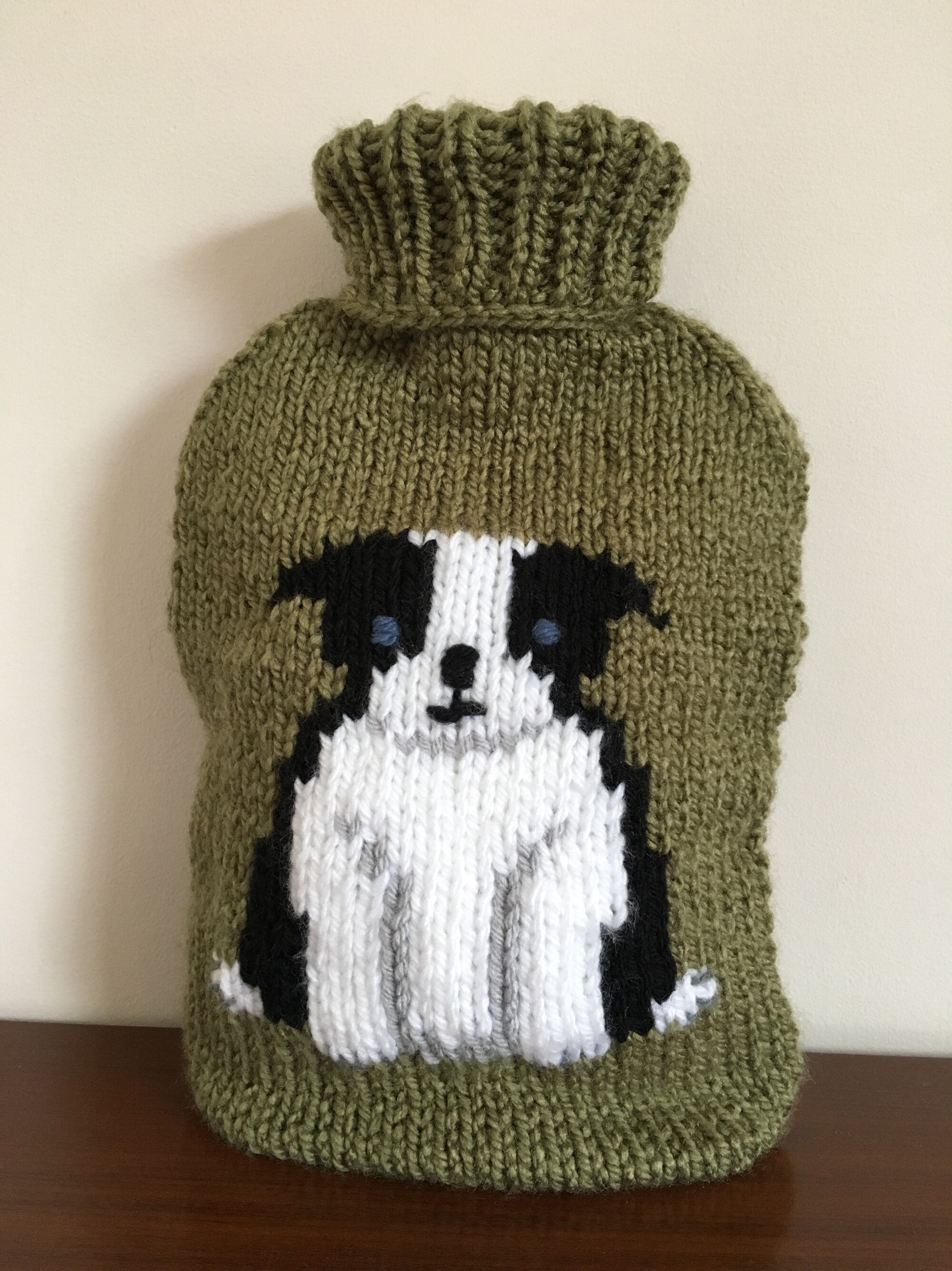 Border Collie Puppy, Hot Water Bottle Cover, Knitting Pattern, for a 2 Litre Hot Water Bottle
