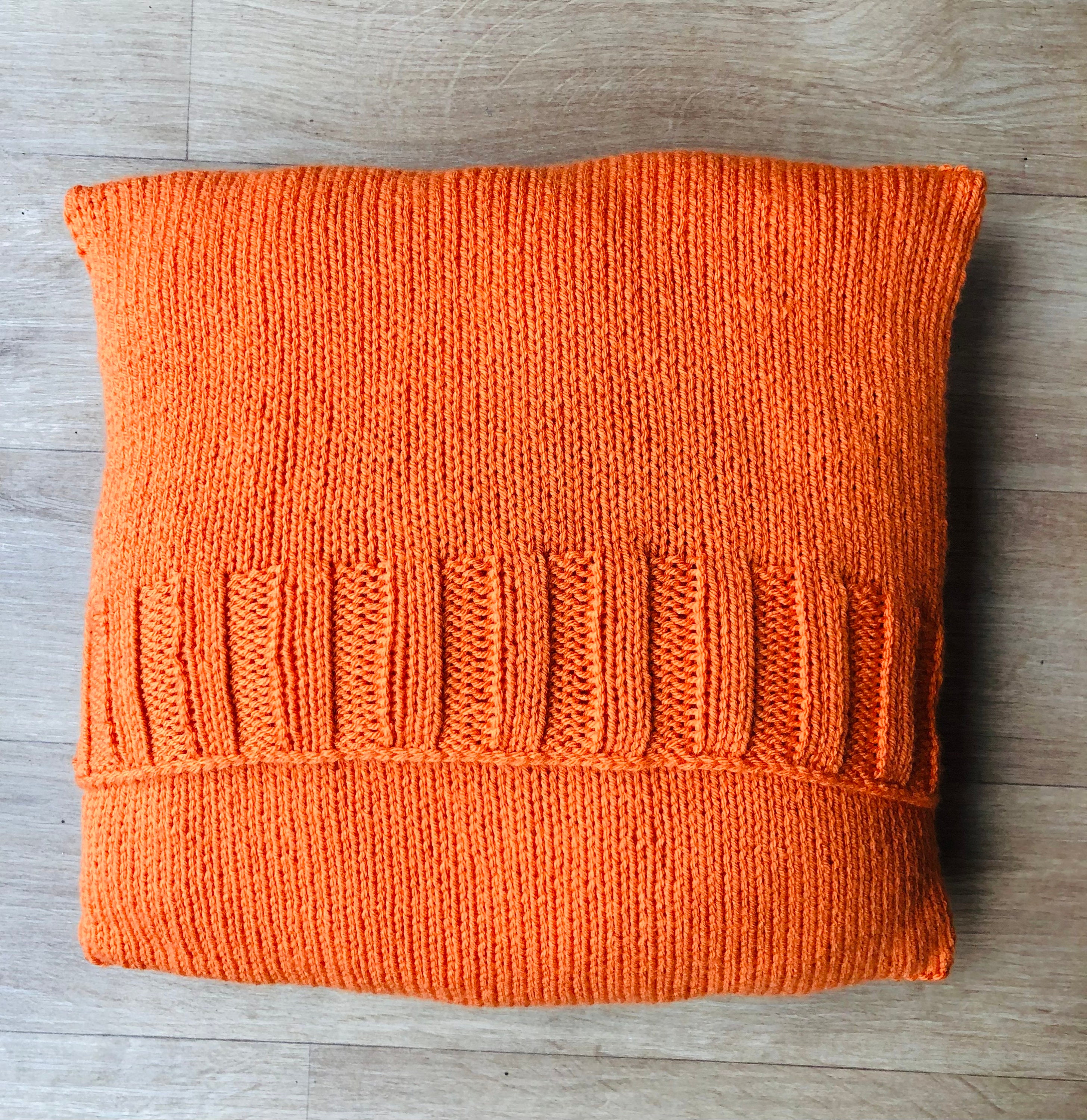 Bee Cushion Cover, Knitting Pattern - Etsy UK