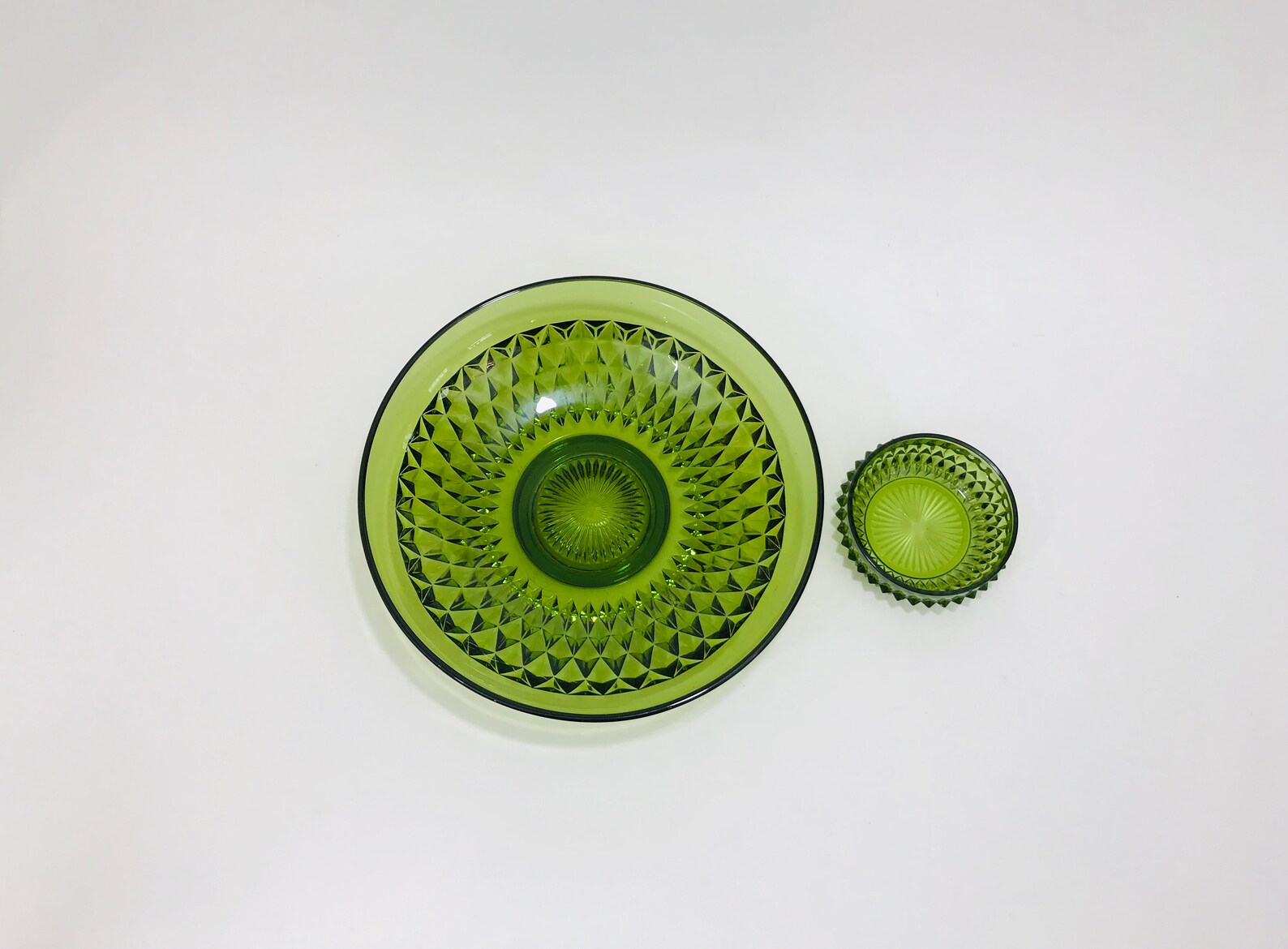 2 Green Glass Serving Bowls Green Glass Diamonds Diamond Etsy
