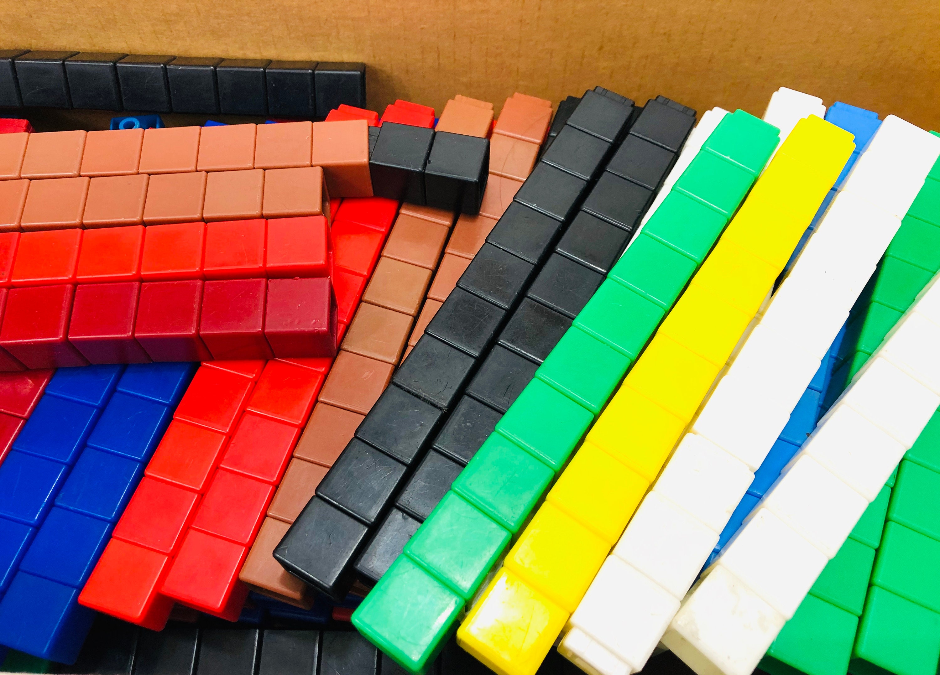 200Pcs Geschenk Lernressourcen Quadratische Würfel Bricks Math Starter Snap 