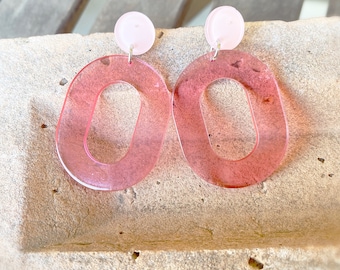 Hot Pink Mod Lucite Oval Charm Earrings, Statement Earrings, Barbie Earrings, Barbie Jewelry, Vacation Jewelry, Mod Earrings