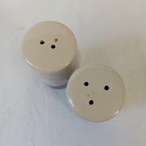 Stoneware Salt And Pepper Shakers With Stoppers, Written In German, Salz & Pfeffer, Tree And Bird Silhouette, Ombre Glaze, Vintage Kitchen image 6