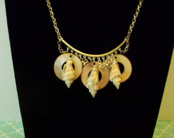 Vintage Shell Necklace - Mother of Pearl, Coastal Decor