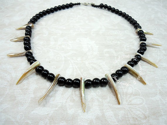 Black panther necklace gold deals