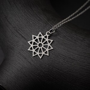 Zarte Sonne Anhänger: Sterling Silber Kette, Edelstahl Anhänger, himmlischer Schmuck