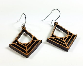 Vintage Arrow earrings in wood, cherry wood jewelry, wood jewelry, dangle earrings, drop earrings, bamboo earrings, alternative jewelry