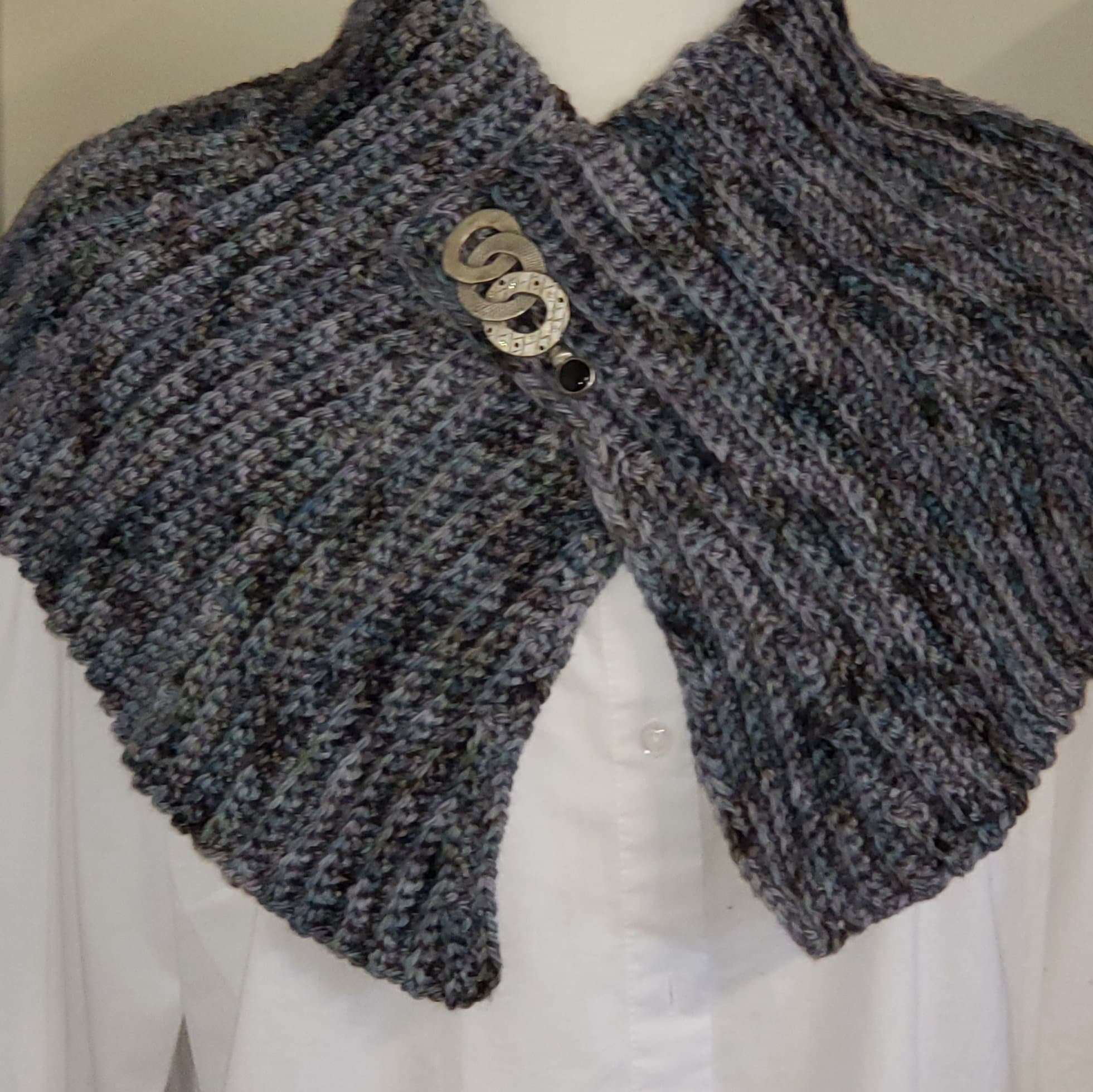 30 Outlander Crochet Patterns for Shawls, Wraps, Capelets, and Cozy Accessories 16 Outlander-Inspired Crochet Pattern E-Book