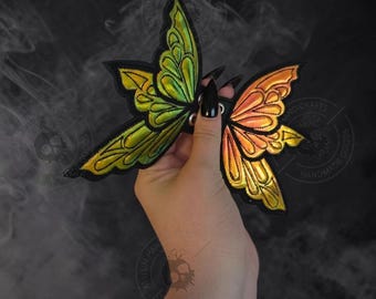 Iridescent Boot Wings: Gothic Shoe Accessory for Laces