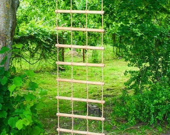 Wide quadruple rope ladder