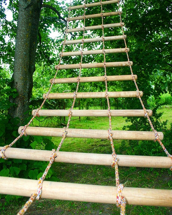Bulky Strong Rope Ladder 2 Feet Wide With 4 Ropes 