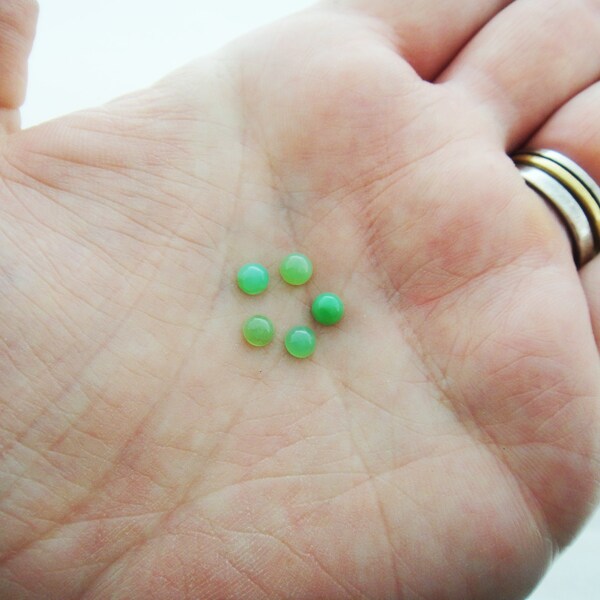 Light Green Chrysoprase- 4mm Round Cabochon - Metalsmithing Jeweler's Tools