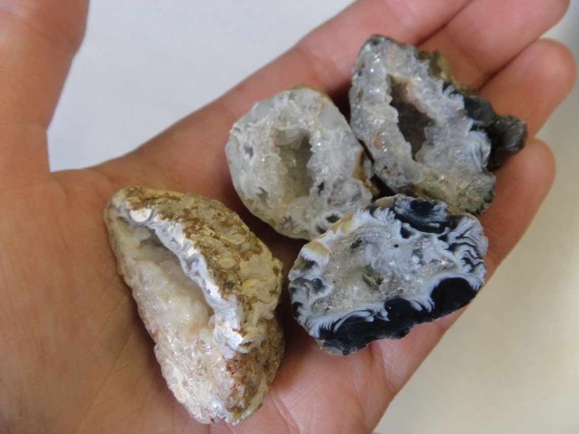 Small Sliced Geode Geode Half Mineral Crystal Specimen Etsy