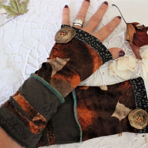 Brown gloves, brown fingerless gloves, in earth colors, brown velvet gloves, mittens gifts, floral gloves, Velvet gloves