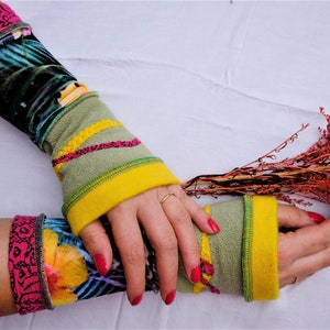 Multicolor fingerless velvet gloves, Green Arm warmer, Fingerless Women Gloves, Unique patchwork mittens, Women fashion, Women gift options