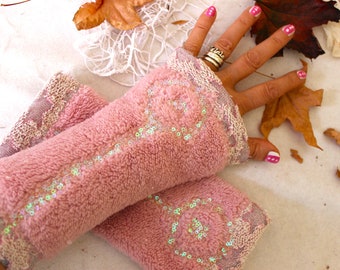 Pink plush women arm warmers, Fingerless winter gloves, Pink glitter wrist warmers, Fluffy fingerless gloves, Women gift gloves