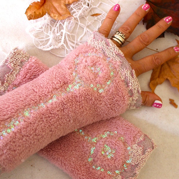 Pink plush women arm warmers, Fingerless winter gloves, Pink glitter wrist warmers, Fluffy fingerless gloves, Women gift gloves