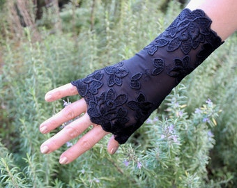 Black lace gloves, Black gloves, Black Embroidered Gloves, Black Gothic bracelet, Retro gloves, Women's accessories, Black Arm Warmers