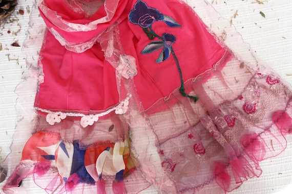 Handmade Pink and Fuchsia Embroidered Rose Patchwork Quilted Hair Sash Handmade Pink Roses Quilt - Etsy main image 4
