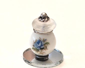 Tarro de tocador de porcelana en miniatura para casa de muñecas con bandeja de espejo