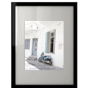 Blaue Papaki - Wand-Dekor - Fine Art Photography Print - Griechenland, blau, weiß, Fenster, Tür