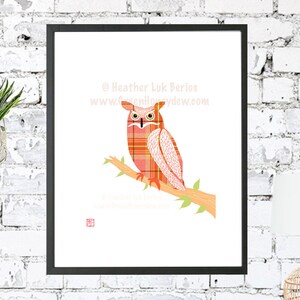 Eule - Kunstdruck, Wunderschöner oranger Vogel, Illustration, Modern, Exotisch, Zeitgenössisch, Tierdruck, Geschenk, Tartan, Karo, Auge, Kunst