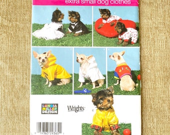 Sewing pattern for extra small dog clothes, Simplicity 4325, uncut, FF, dated 2005, fitting 4-8 lb dogs