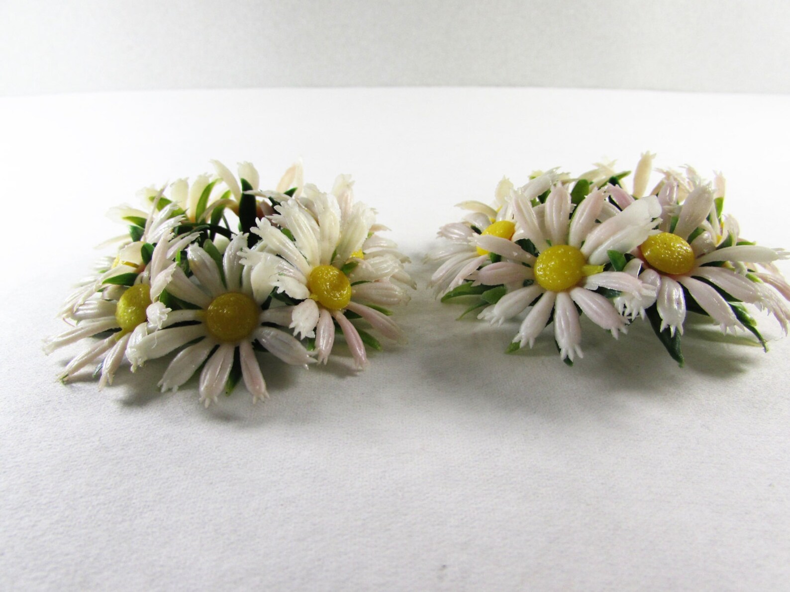White Daisy Taper Candle Rings Plastic Floral Arrangement Set Etsy