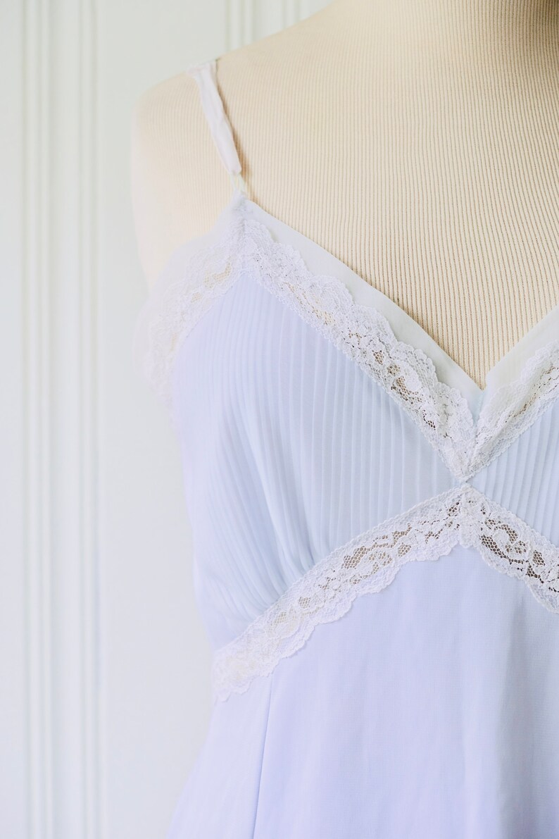 50s Vintage Light Blue Nylon Lace Slip Negligee Night Dress Medium Size 8-10