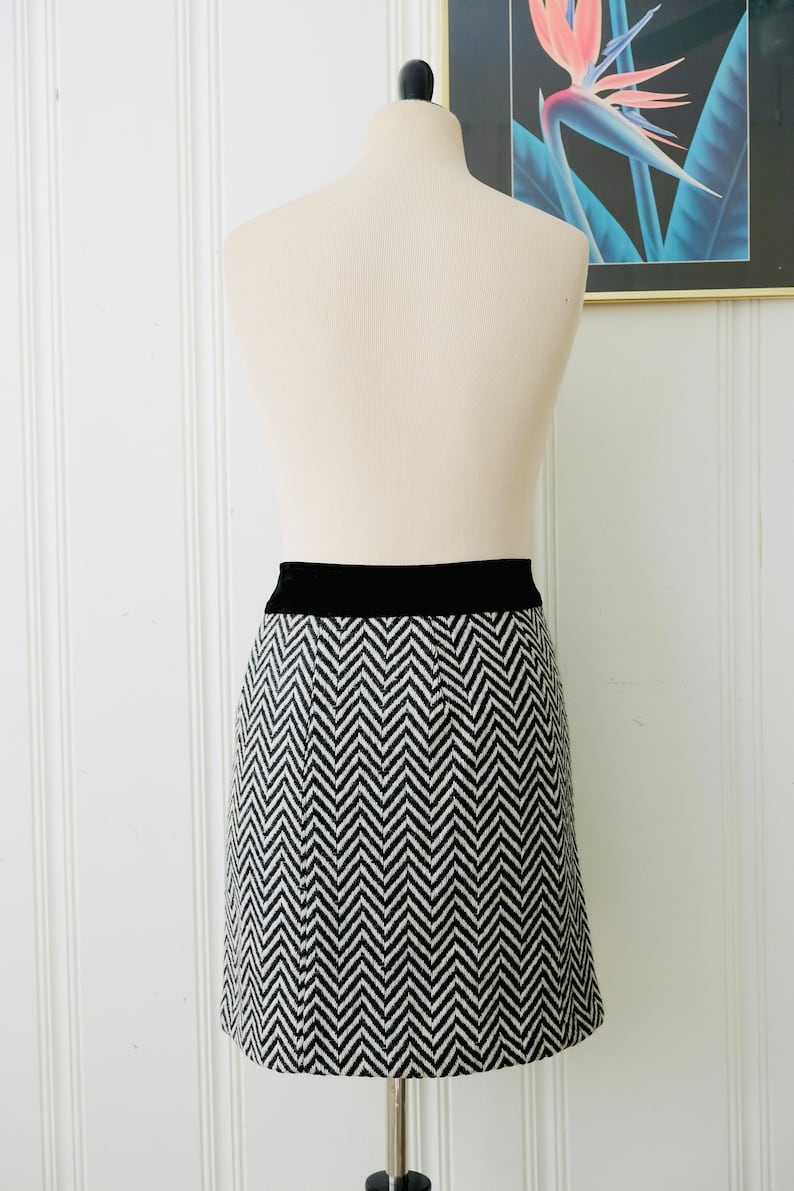 90s does 60s Vintage Milly of New York Black White Chevron Wool Mini Skirt w Gold Hardware Silk Lining Size 8
