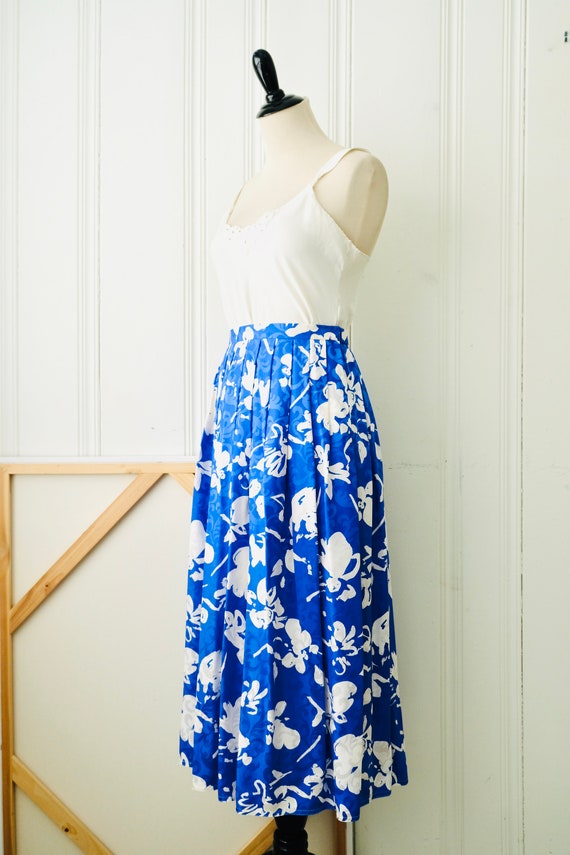 80s Azure Blue White Floral Print Silk Skirt Smal… - image 6