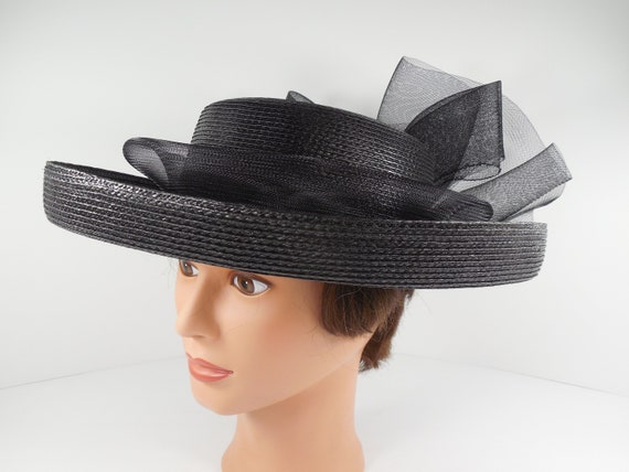 Black Straw Wide Brim Brimmed Picture Hat Curved Brim Edge  display picture 3
